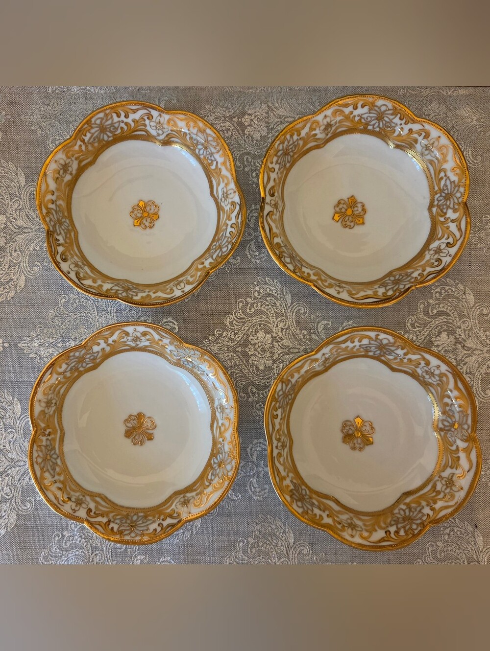 ANTIQUE NIPPON HAND-PAINTED FRUIT SIZED BOWLS SET OF 4 LIKE NEW